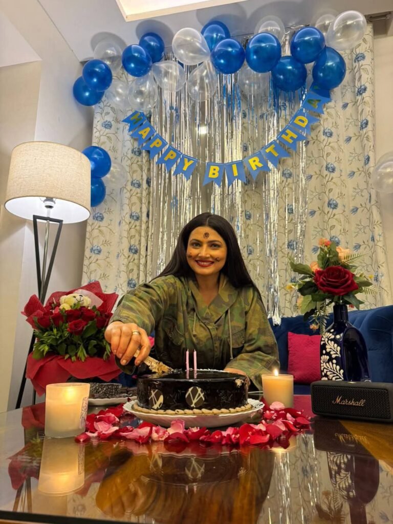 ABP न्यूज की वाइस प्रेजिडेंट- सीनियर एंकर चित्रा त्रिपाठी का आज जन्मदिन: बहुत बहुत बधाई शुभकामनाएं