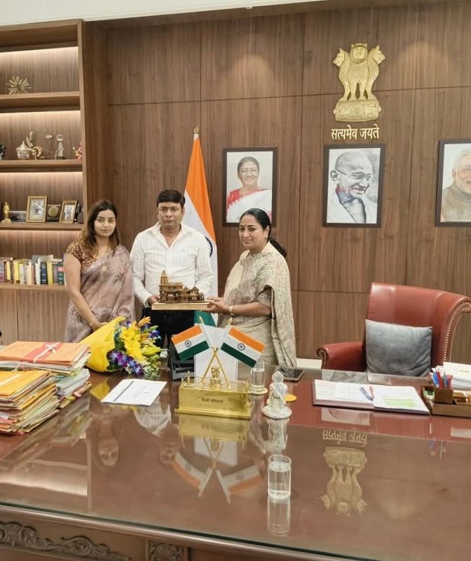 हिन्दी पत्रकारिता दिवस पर पत्रकार साथियों को बधाई शुभकामनाएं: शैलेंद्र शर्मा-चेयरमैन न्यूज इंडिया चैनल