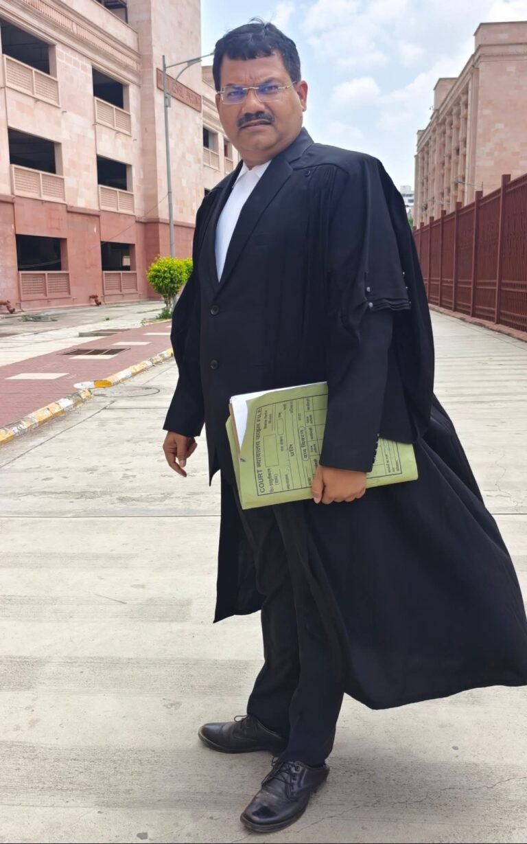 कोई भी पुलिसकर्मी बिना कारण आपको थप्पड़ मारता है और मारपीट करता हैं तो अपनाए ये तरीका होगी 1 साल जेल: एड.संजीव त्रिवेदी लीगल कंसलटेंट-Media4samachar