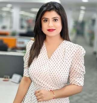 एंकर करिश्मा सचदेव ने शुरू किया नया सफर,महाराष्ट्र गवर्नमेंट के बड़े मीडिया प्रोजेक्ट से जुड़ी