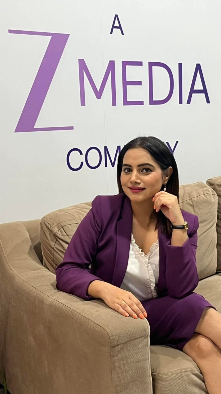 Zee न्यूज से जुड़ी “ब्यूटी विद ब्रेन” एंकर आरजू साईं, मिली ये जिम्मेदारी