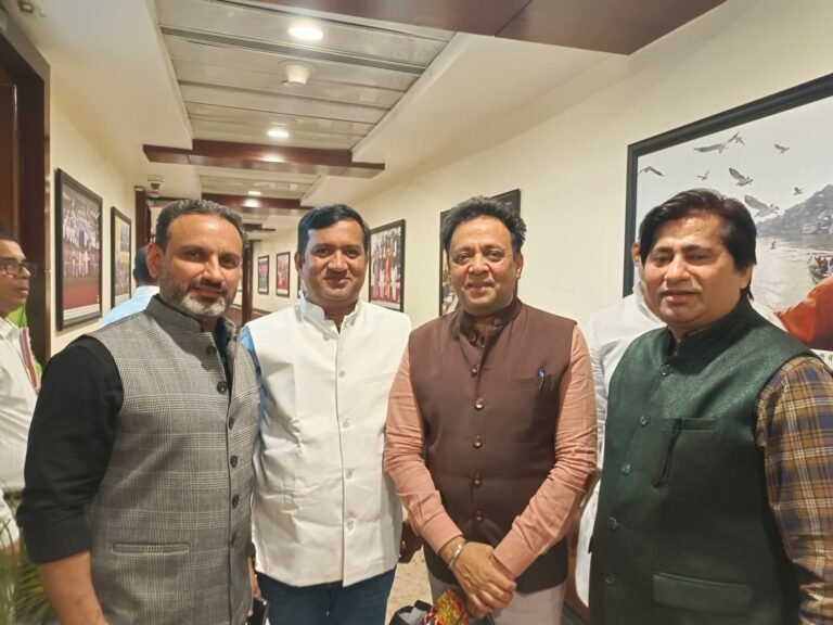 उत्तर प्रदेश के प्रमुख सचिव गृह,सूचना प्रमुख सचिव मुख्यमंत्री प्रोटोकॉल,IAS संजय प्रसाद जी से मिले खबर फास्ट न्यूज चैनल के डायरेक्टर व संपादक यूपी